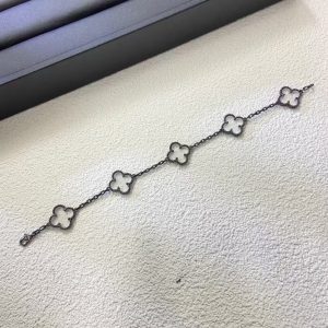 Van Cleef & Arpels Vintage Alhambra bracelet, 5 motifs