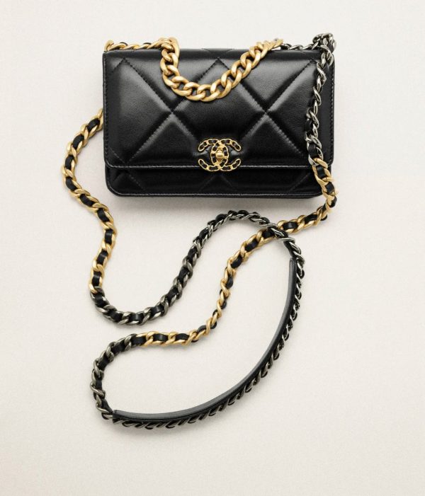19 WALLET ON CHAIN