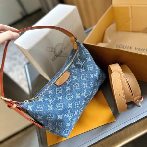 Louis Vuitton Hills Pochette