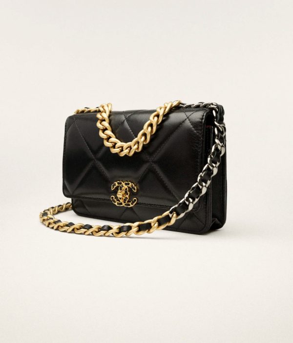 19 WALLET ON CHAIN