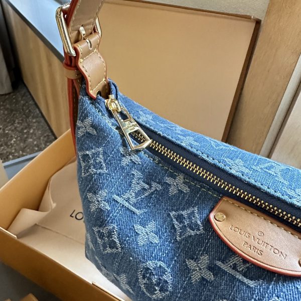 Louis Vuitton Hills Pochette