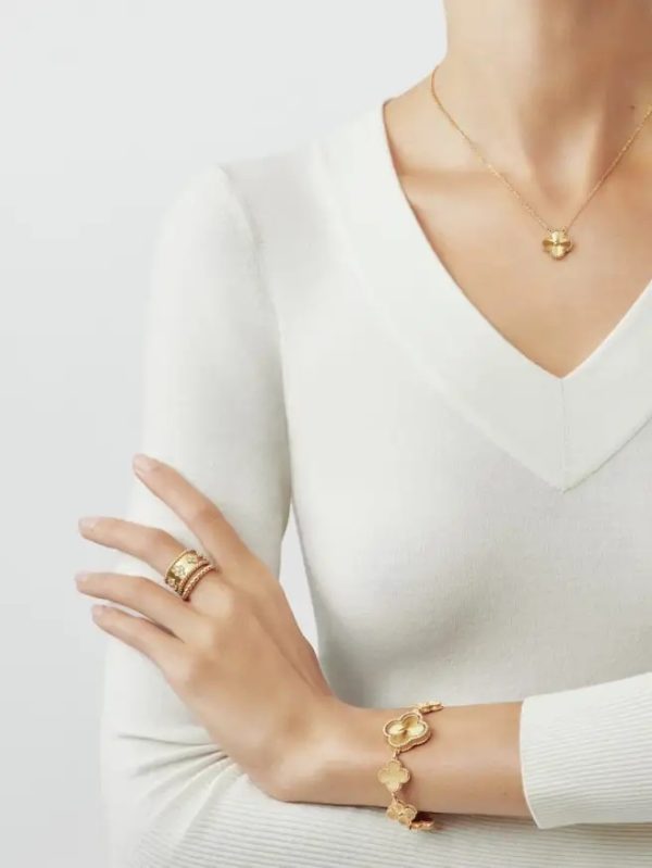Van Cleef & Arpels Vintage Alhambra pendant