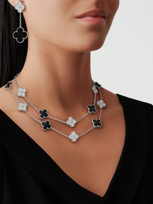 Van Cleef & Arpels Magic Alhambra earrings, 2 motifs