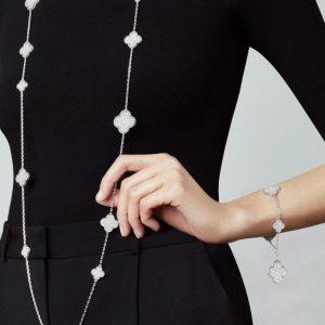 Van Cleef & Arpels Magic Alhambra long necklace, 16 motifs
