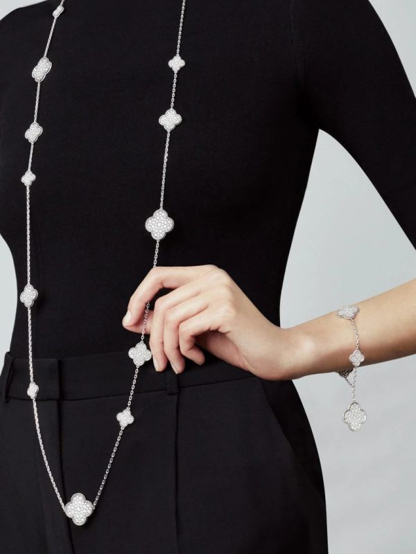 Van Cleef & Arpels Magic Alhambra long necklace, 16 motifs