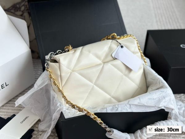 19 Handbag