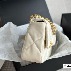 19 Handbag