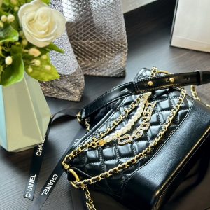 Aged Calfskin Quilted Small Gabrielle Hobo Black