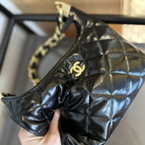 24a hobo bag 23cm white calfskin gold hardware