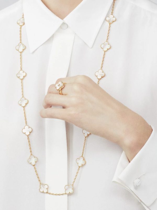 Van Cleef & Arpels Vintage Alhambra long necklace, 20 motifs