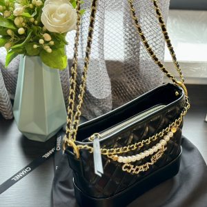 Aged Calfskin Quilted Small Gabrielle Hobo Black