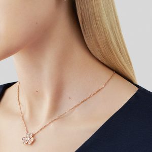 Van Cleef & Arpels Frivole pendant, small model