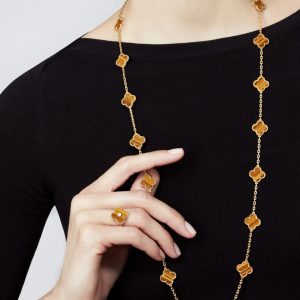 Van Cleef & Arpels Vintage Alhambra ring