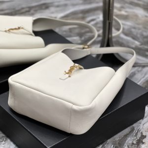 YSL LE 5 À 7 SOFT SMALL HOBO BAG IN SMOOTH LEATHER