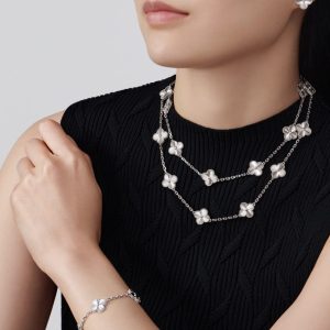 Van Cleef & Arpels Vintage Alhambra bracelet, 5 motifs