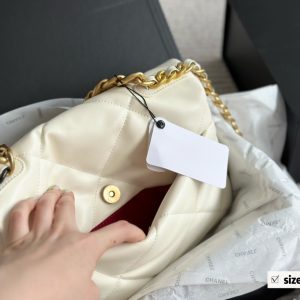 19 Handbag