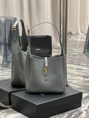 YSL LE 5 À 7 SOFT SMALL HOBO BAG IN SMOOTH LEATHER