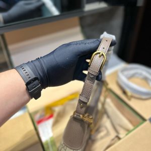 GUCCI Aphrodite Small Chain Shoulder Bag