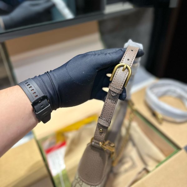 GUCCI Aphrodite Small Chain Shoulder Bag