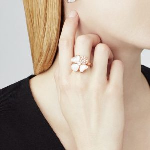 Van Cleef & Arpels Cosmos earrings, medium model