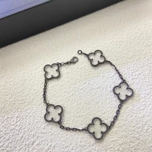 Van Cleef & Arpels Vintage Alhambra bracelet, 5 motifs