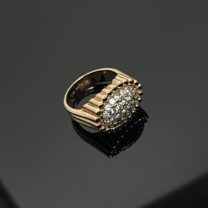 Van Cleef & Arpels Perlèe diamonds pavè ring
