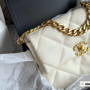 19 Handbag