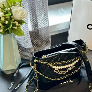 Aged Calfskin Quilted Small Gabrielle Hobo Black