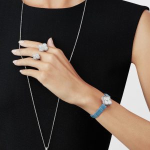 Van Cleef & Arpels Magic Alhambra Between the Finger ring