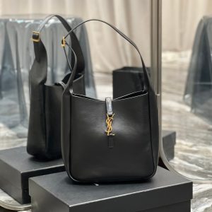 YSL LE 5 À 7 SOFT SMALL HOBO BAG IN SMOOTH LEATHER