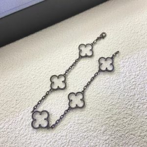 Van Cleef & Arpels Vintage Alhambra bracelet, 5 motifs