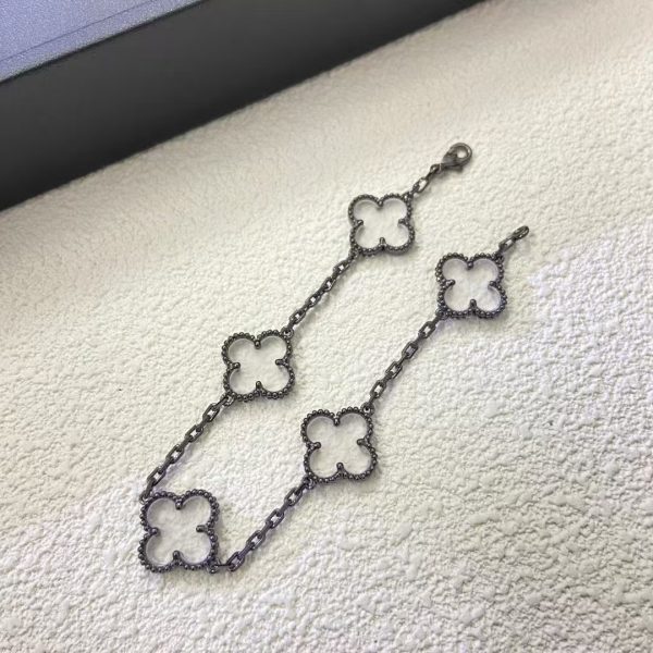 Van Cleef & Arpels Vintage Alhambra bracelet, 5 motifs