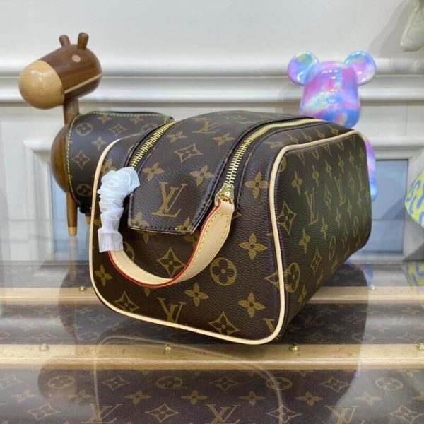 Louis Vuitton Dopp Kit Toilet Pouch M44494