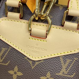 Louis Vuitton Montsouris Mini M11199