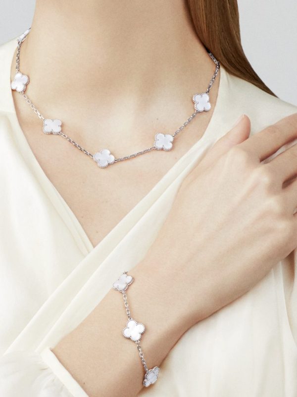 Van Cleef & Arpels Vintage Alhambra necklace, 10 motifs