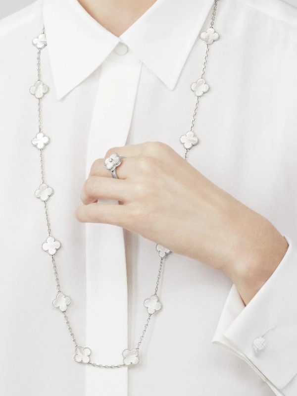 Van Cleef & Arpels Vintage Alhambra long necklace, 20 motifs