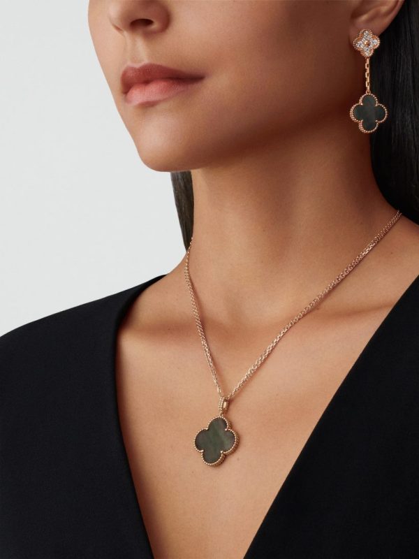Van Cleef & Arpels Magic Alhambra long necklace, 1 motif