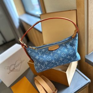 Louis Vuitton Hills Pochette