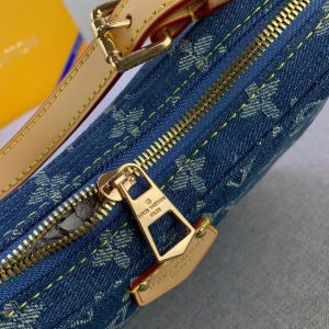 Louis Vuitton Croissant MM M46856
