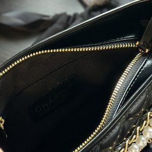 Aged Calfskin Quilted Small Gabrielle Hobo Black