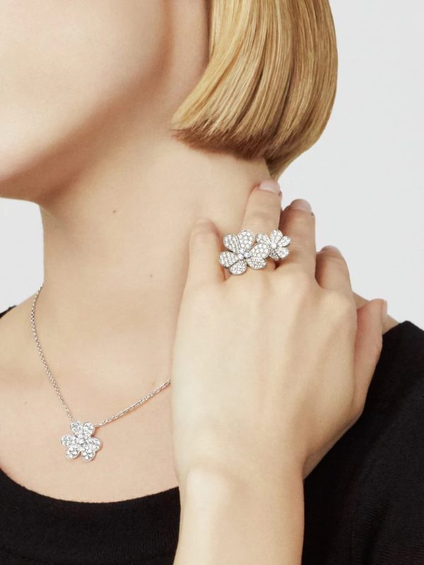 Van Cleef & Arpels Frivole Between the Finger Ring