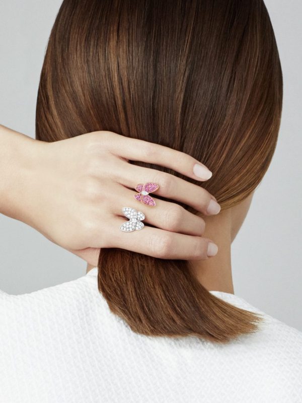 Van Cleef & Arpels Two Butterfly Between the Finger ring