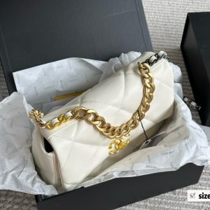 19 Handbag