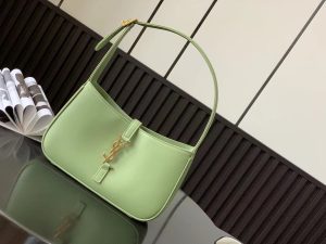 YSL Le 5 A 7  Hobo Bag In Smooth Leather