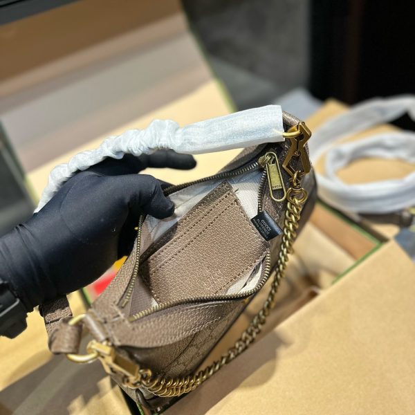 GUCCI Aphrodite Small Chain Shoulder Bag