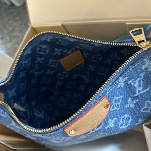 Louis Vuitton Hills Pochette