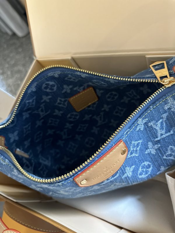 Louis Vuitton Hills Pochette