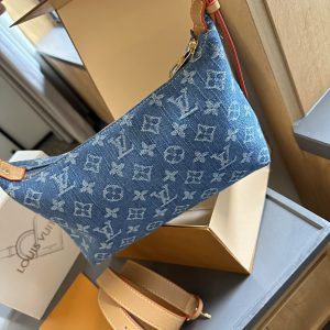 Louis Vuitton Hills Pochette
