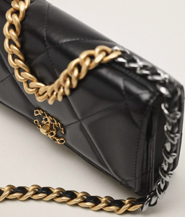 19 WALLET ON CHAIN